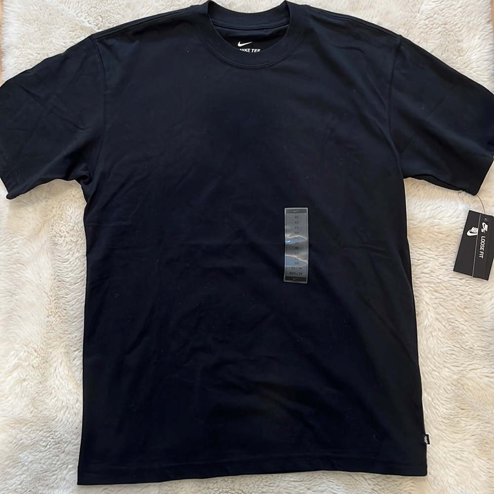 Nike Mens Black Tee- Loose Fit